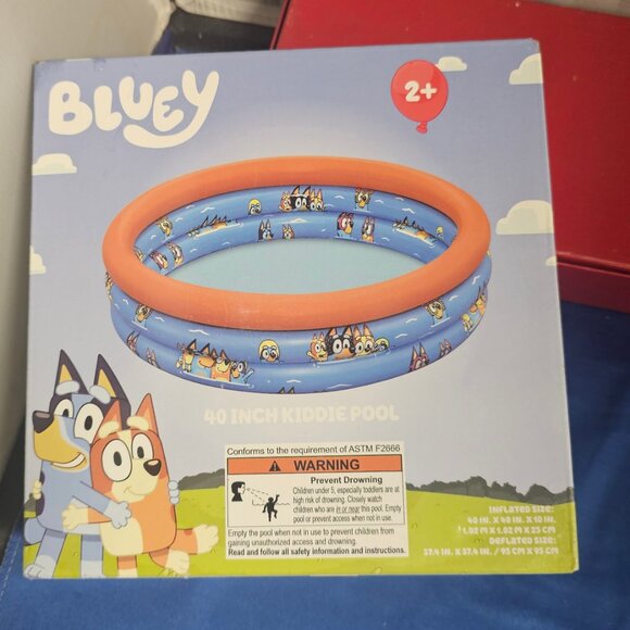Disney kiddie Bluey Pool and Bonus Bluey Beach Ball -NEW Unopened - Picture 1 of 5
